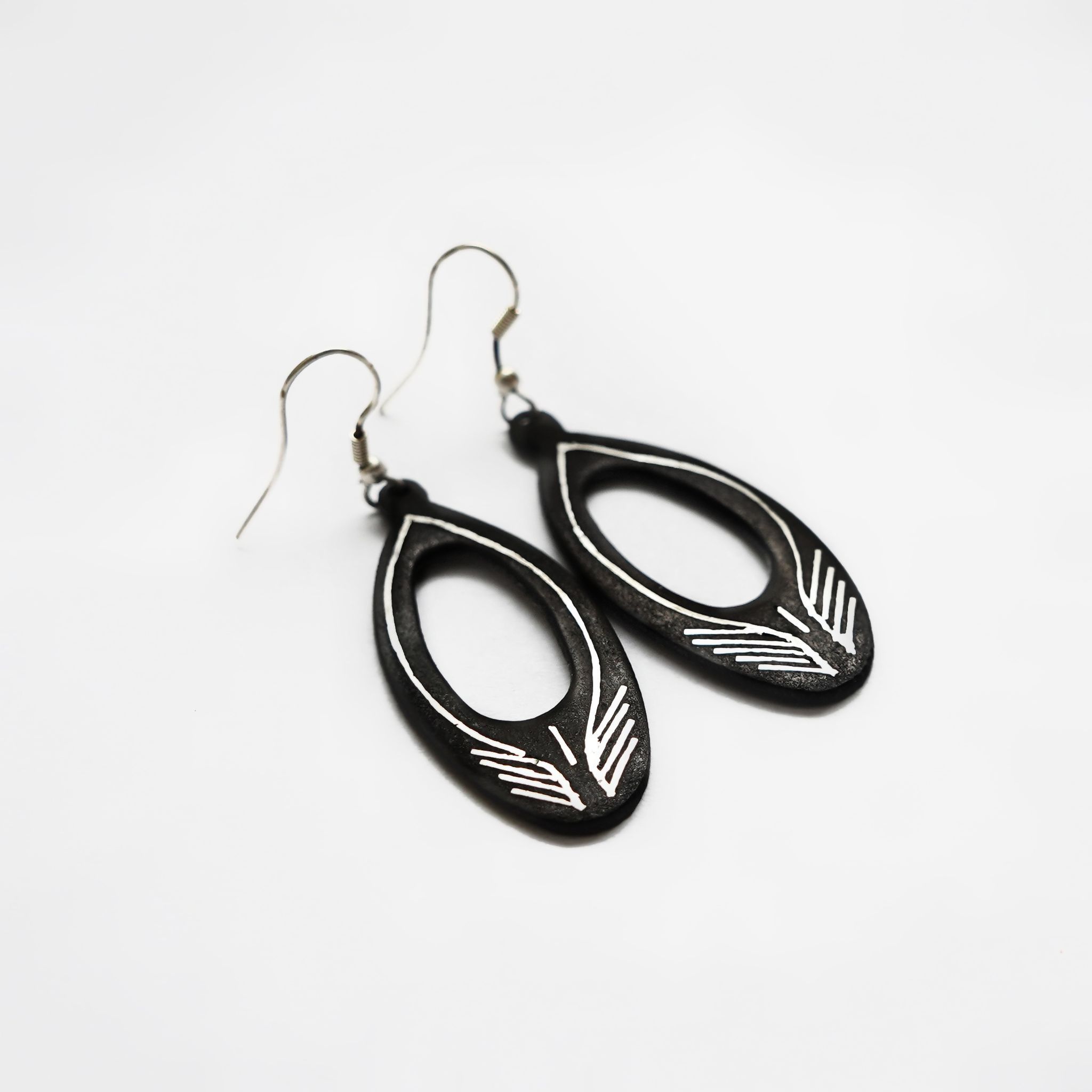 Bidri Work Ear Ring Tarkashi Medium (1SMTEARKA00536)