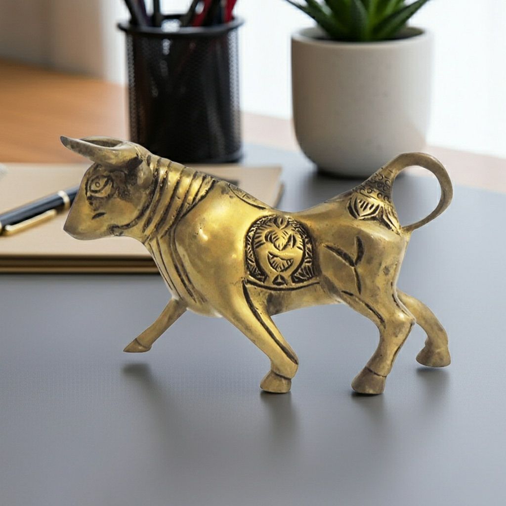 Brass Showpiece Bull Statue, Height : 3.5 Inch (BSMAS1292 C)