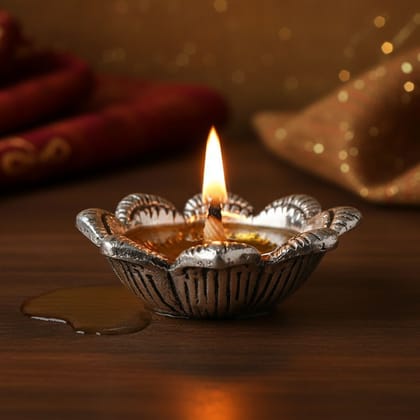 Aluminium Flower Shape Deepak Oil Lamp for Festive Pooja Decor, Height : 1 Inch (ASMAS268 F)