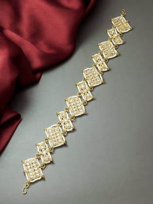 Morison Double-Layered Bridal Mangtikka A Unique Statement Piece