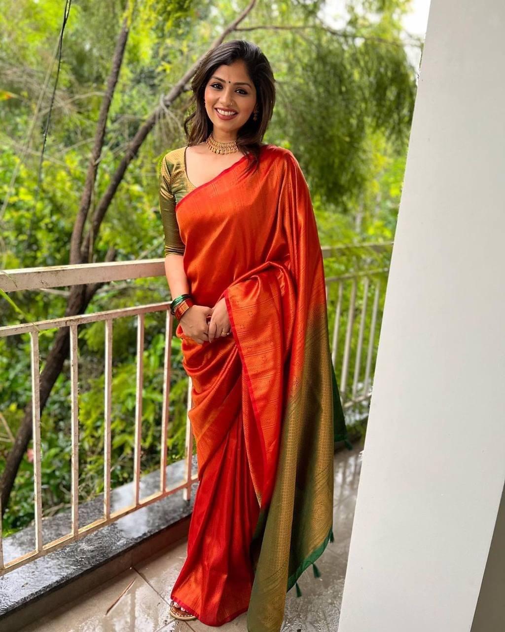 Zari Work Silk Saree With Blouse Piece
