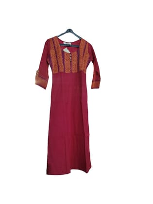 Maroon Kurta with Intricate Detailing Maroon Kurta with Intricate Detailing