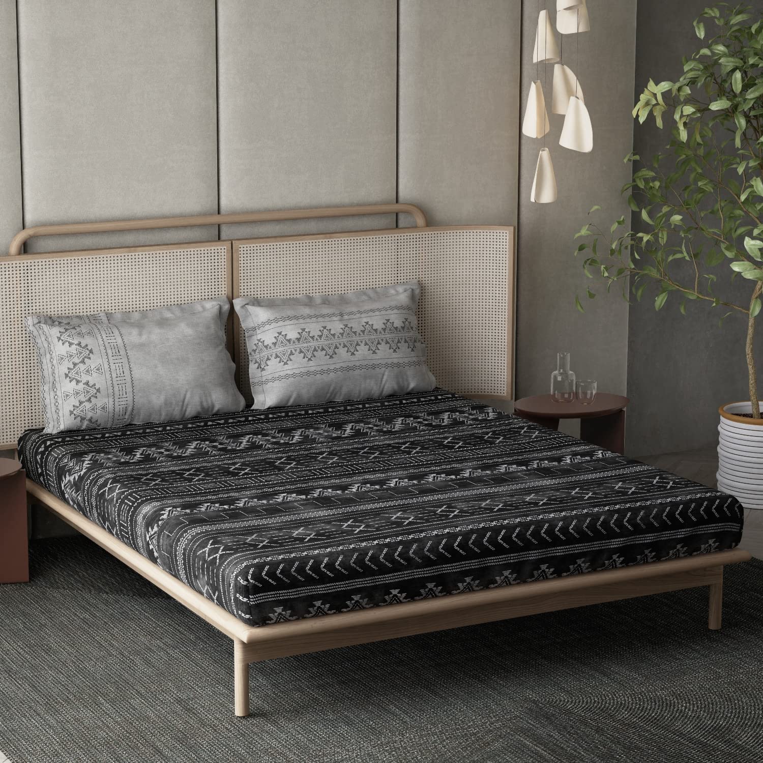 DDECOR - Africana Collection 100% Cotton Ethnic Pattern 136TC Super King |274 CM X 274 CM| Black And White