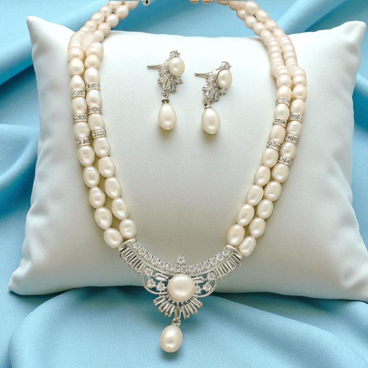 Ruhani Pearl Necklace Set