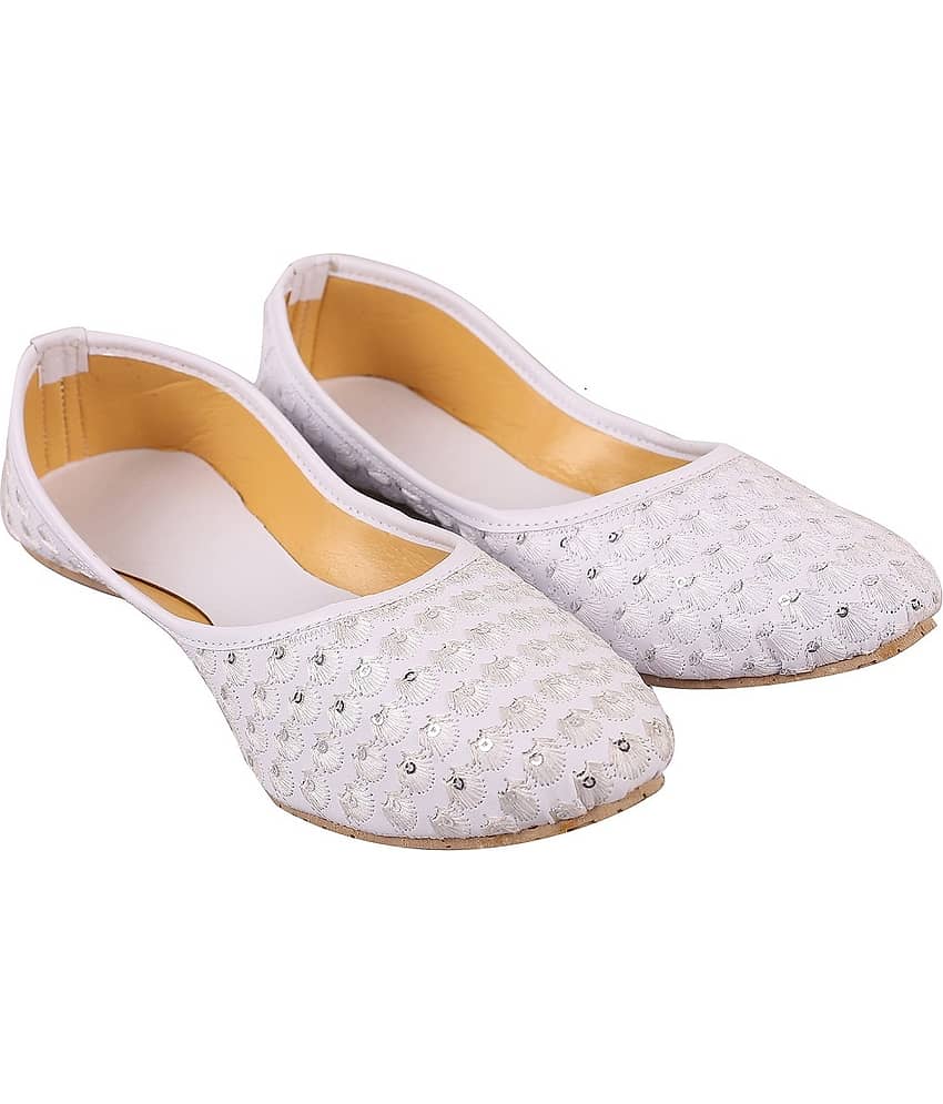 Anjaneya Creations White Women's Juttis