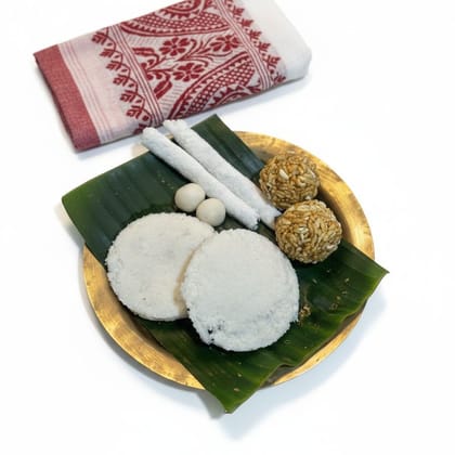 Assamese Traditional Pitha & Laddu Platter - 1 kg - One platter containing Pitha, Laddu, and sweets