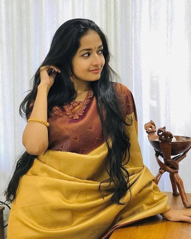 Zari Work Silk Saree With Blouse Piece