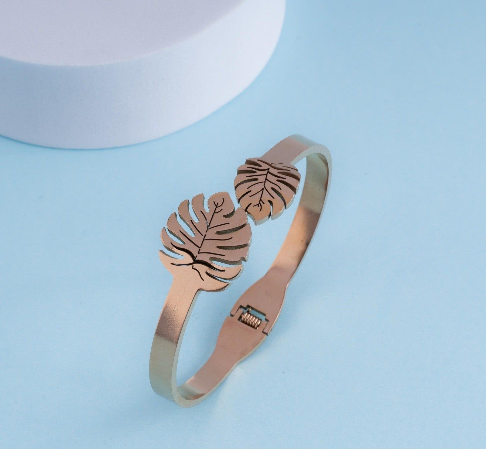 Elegant Rose Gold Leaf Bracelet for Women – Perfect Gift Jewelry