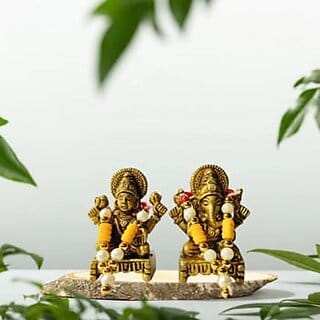 Sacred Laxmi Ganesh Choki Brass Idol for Puja Sacred Laxmi Ganesh Choki Brass Idol for Puja