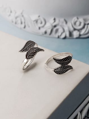 925 Sterling Silver Oxidised Leafy Minimal Toe Ring