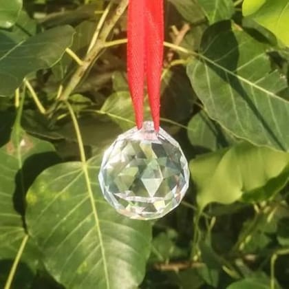 Hanging Crystal Ball / Sphatik Ball Decorative Showpiece for Vastu and Home D?cor
