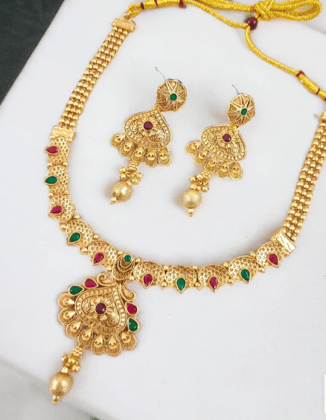 Antique Kundan and Pearl Necklace Set