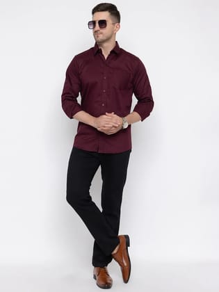 Men Regular Fit Solid Spread Collar Casual Shirt