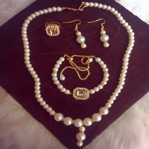 Pearl Set