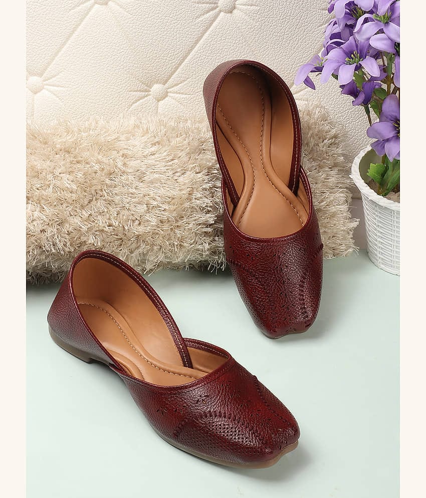 Carrito Red Women's Ethnic Ballerinas