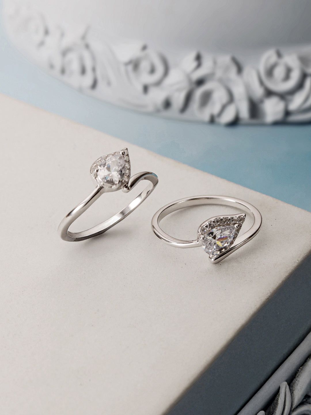 925 Sterling Silver  AD Studded Minimal Leafy Toe Ring