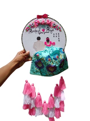 Exquisite 10-Inch Moodle Wedding Frame - Handcrafted Elegance for Cherished Memories