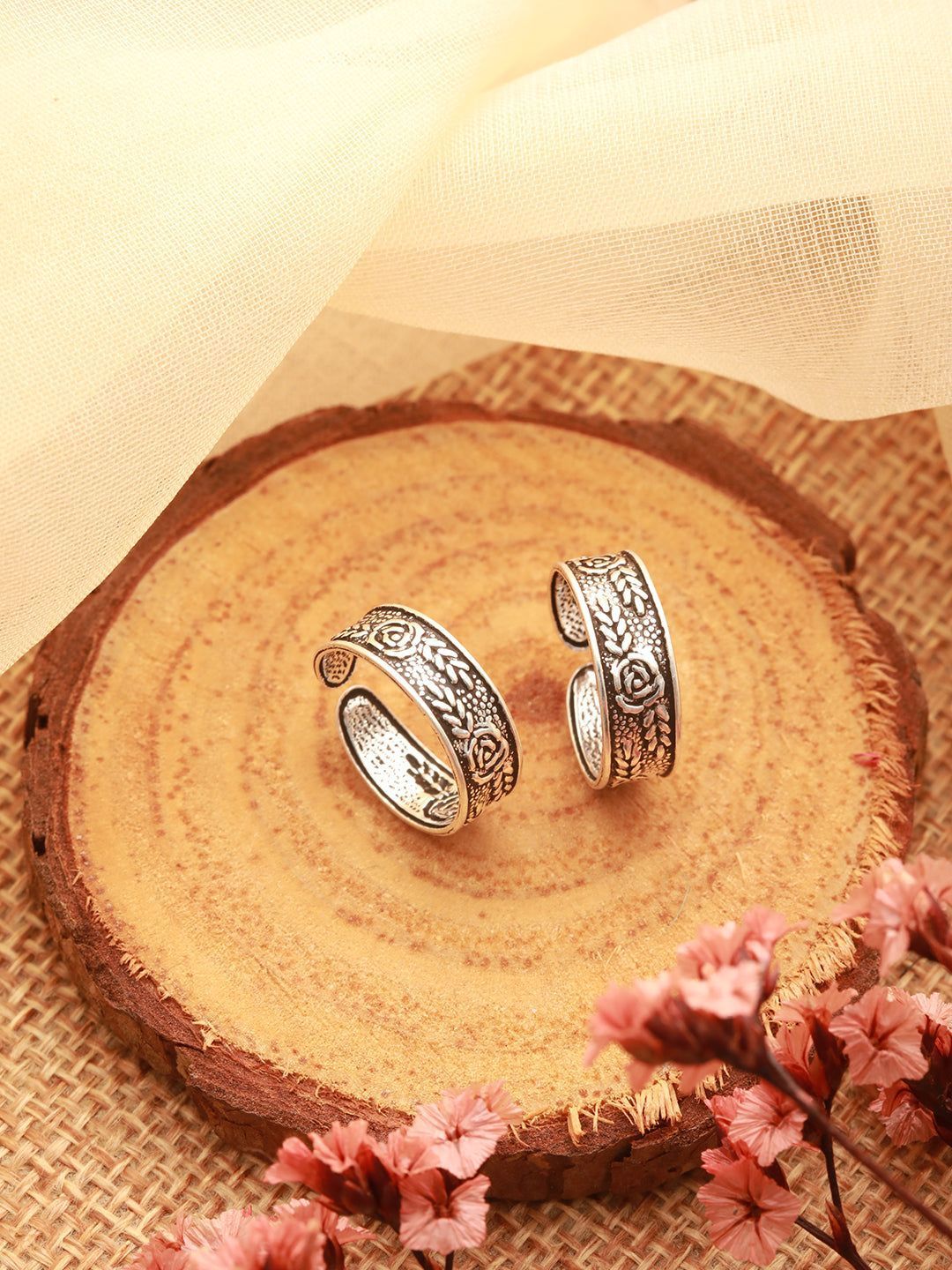 925 Sterling Silver Oxidised  Flower Design Adjustable Pair Of Toe Ring
