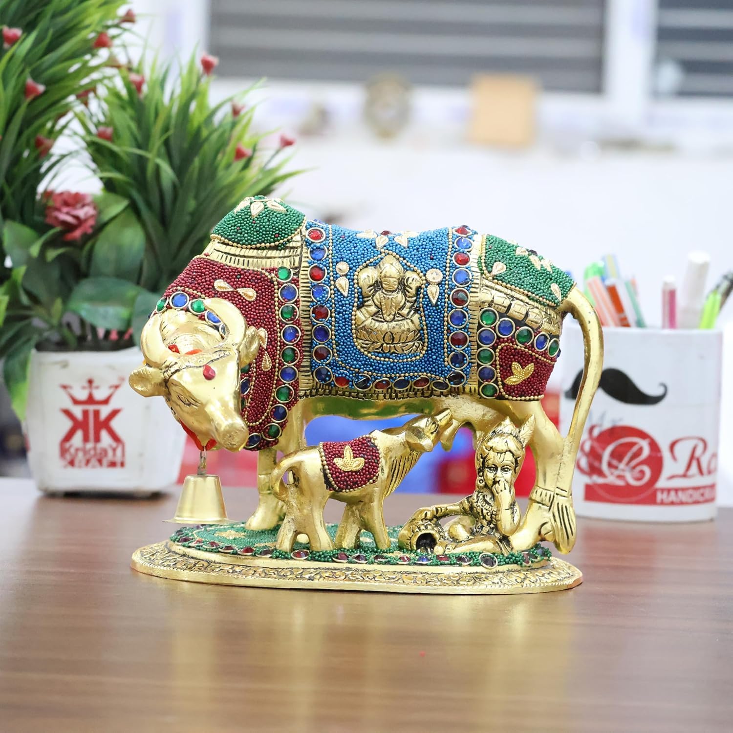 Dreamkraft Decorative Metal Kamdhenu Cow with Calf Statue for Vastu Showpiece (Gold, 20 X 13 X 16 CM)