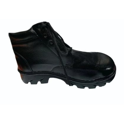Deluxe Shoe Maker Gumboot (10) | Waterproof PVC Construction | Outdoor & Industrial Deluxe Shoe Maker Gumboot (10) | Waterproof PVC Construction | Outdoor & Industrial