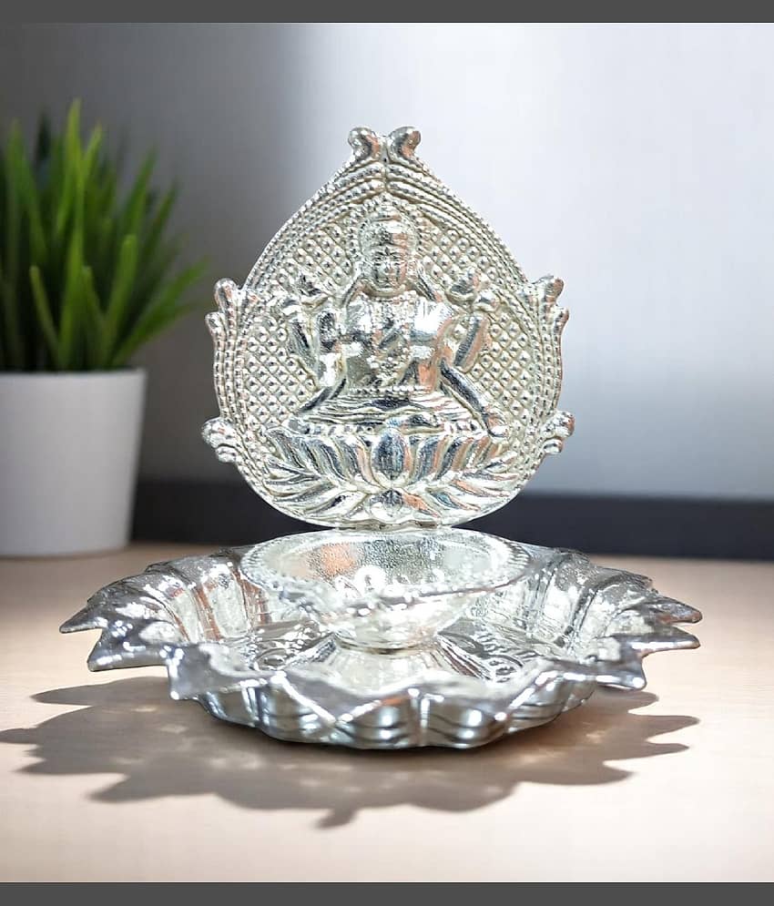 Sigaram Brass Table Diya - Pack of 1