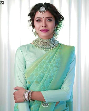 Zari Work Silk Saree With Blouse Piece