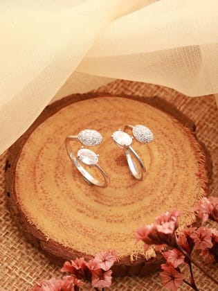 925 Sterling Silver Zircon Studded Rhodium Plated Oval Contemporary  Pair of Toe Ring