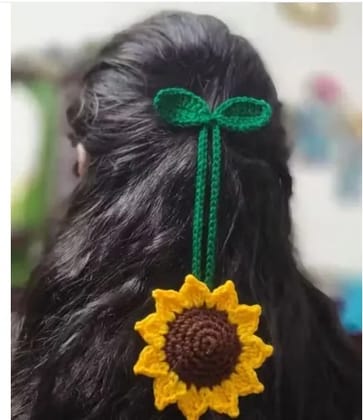 Viral Aesthetic Crochet Sunflower Hair & Bag Charm - Handmade Multi-Use Floral Accessory with Leaf Clip
