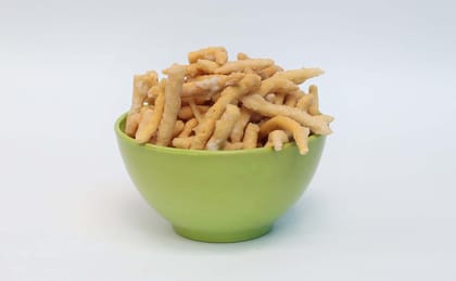 CRUNCHIZZ MADHURASEVA I Sweet Sev, Crunchy, Authentic Kerala Snack I No Artificial Additives I Perfect Tea-Time Bites I Pack of One (300 Grams)