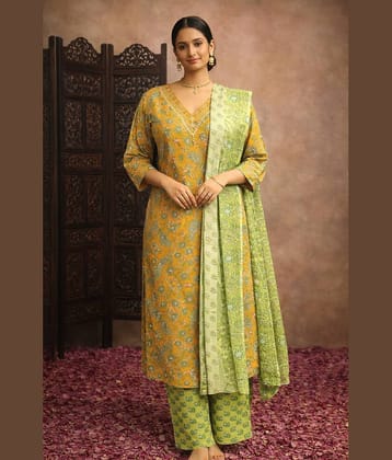 Aarika Women Cotton Printed Straight Kurti With Pants ( Mustard )