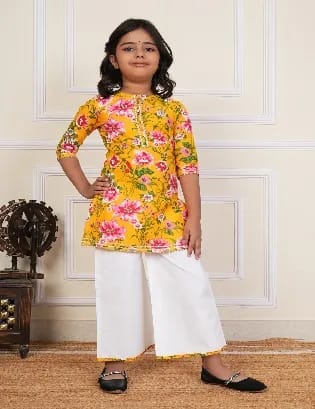 100% Cotton Printed Ethenic  kurti with Lace detailing at Placket &Sleeve/Bottom Opening with 100% Cotton Poplin plazzo