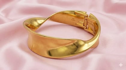 Vardaan Crystalx Women's Anti Tarnish bracelet, 18k gold plated perfect for everyday wear. Elevate your ensemble with this sculptural gold-plated bracelet.