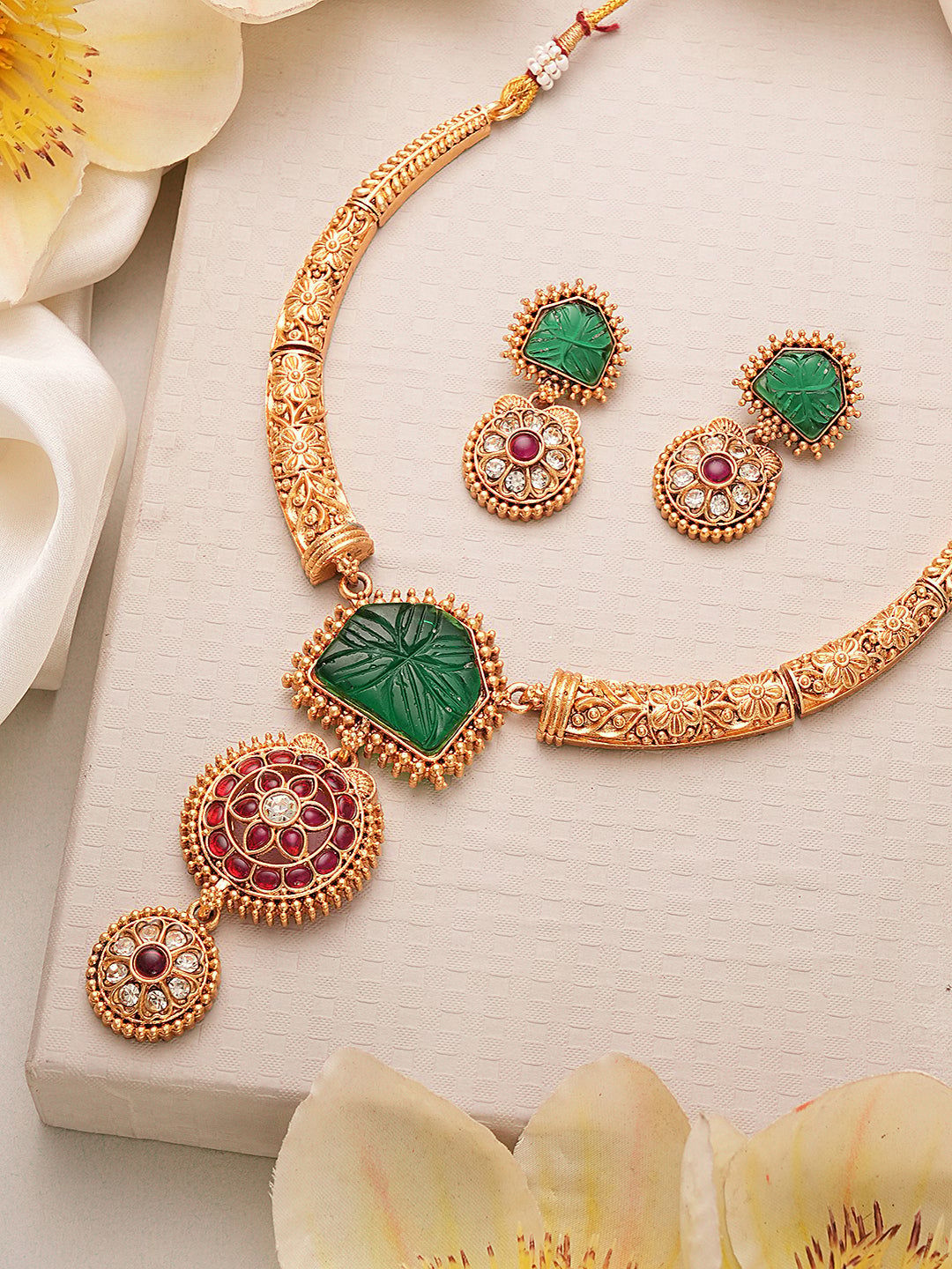 Traditional Gold Jewelry Set with Green and Red Stones