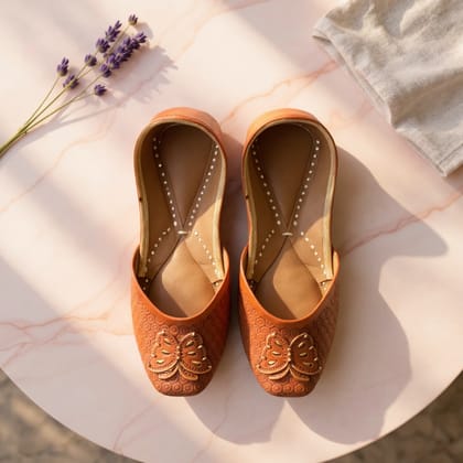 Hand Stichted & Cut Work Punjabi Jutti 