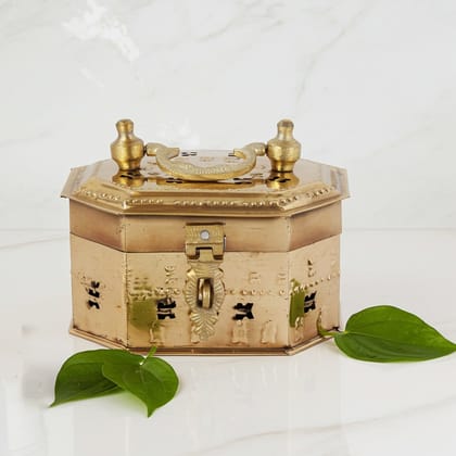 Brass Pan Dan – Betel Leaf Holder for Traditional Indian Decor, Height : 5 Inch (ZMAS265 A)