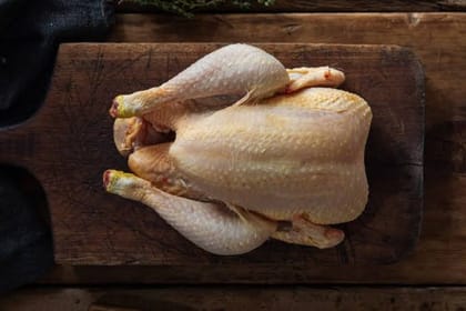 Fresh Whole Chicken - 1 kg - One whole chicken