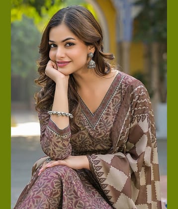 Vaamsi Women Rayon Printed Straight Kurti With Pants ( Brown )