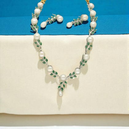 Leafy Blossom Pearl Necklace Set