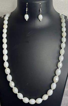 White necklace set White necklace set