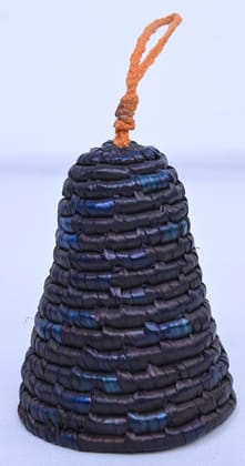 Handwoven Wheatgrass Hanging Bell Décor (Dual Tone – Dark Finish)