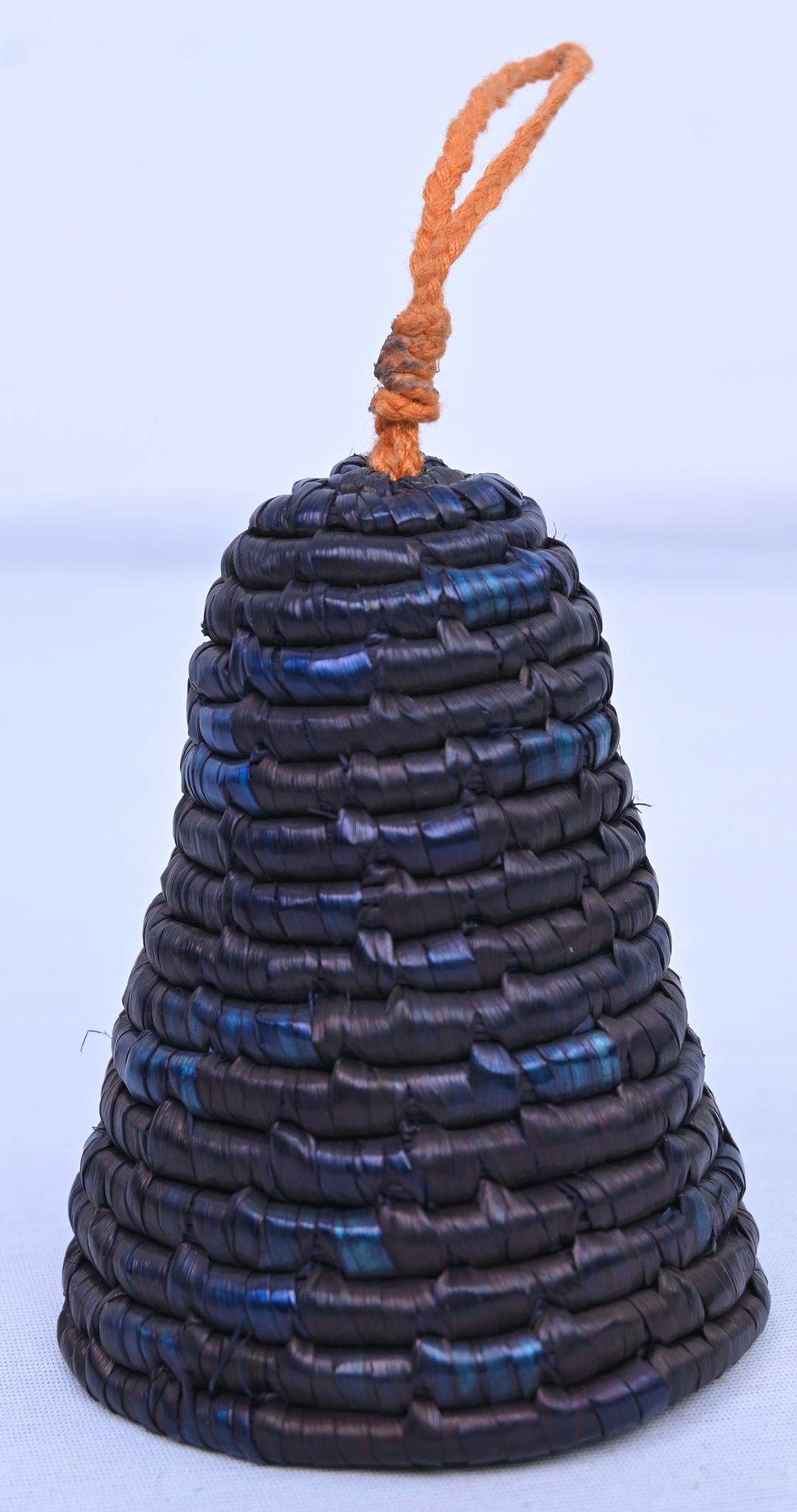 Handwoven Wheatgrass Hanging Bell Décor (Dual Tone – Dark Finish)