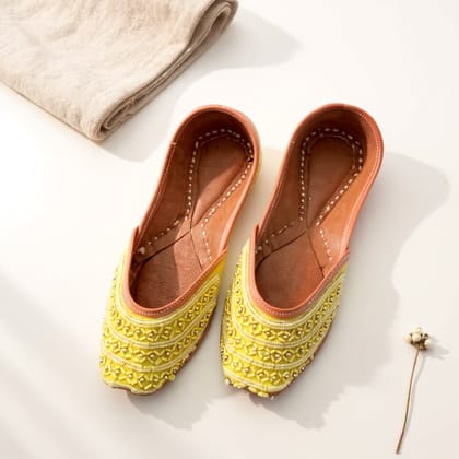 Moti Work  Tilla Jutti 