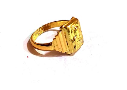 Men's  and women's Gold Ring with Engraved Design