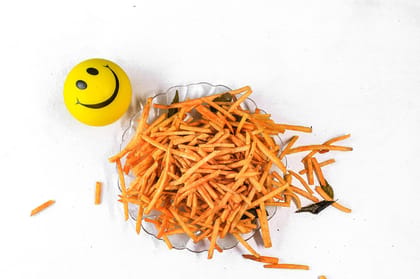 CRUNCHIZZ TAPIOCA STICK Chips I Crunchy, Authentic Kerala Snack I Gluten-Free I No Artificial Additives I Perfect Tea-Time Bites I Pack of One
