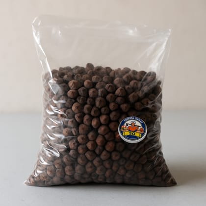 Suneeta Outlet's black chana (kala chana) - dried legumes