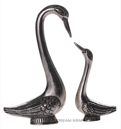 DreamKraft White Metal Love Duck for Home Decor DreamKraft White Metal Love Duck for Home Decor
