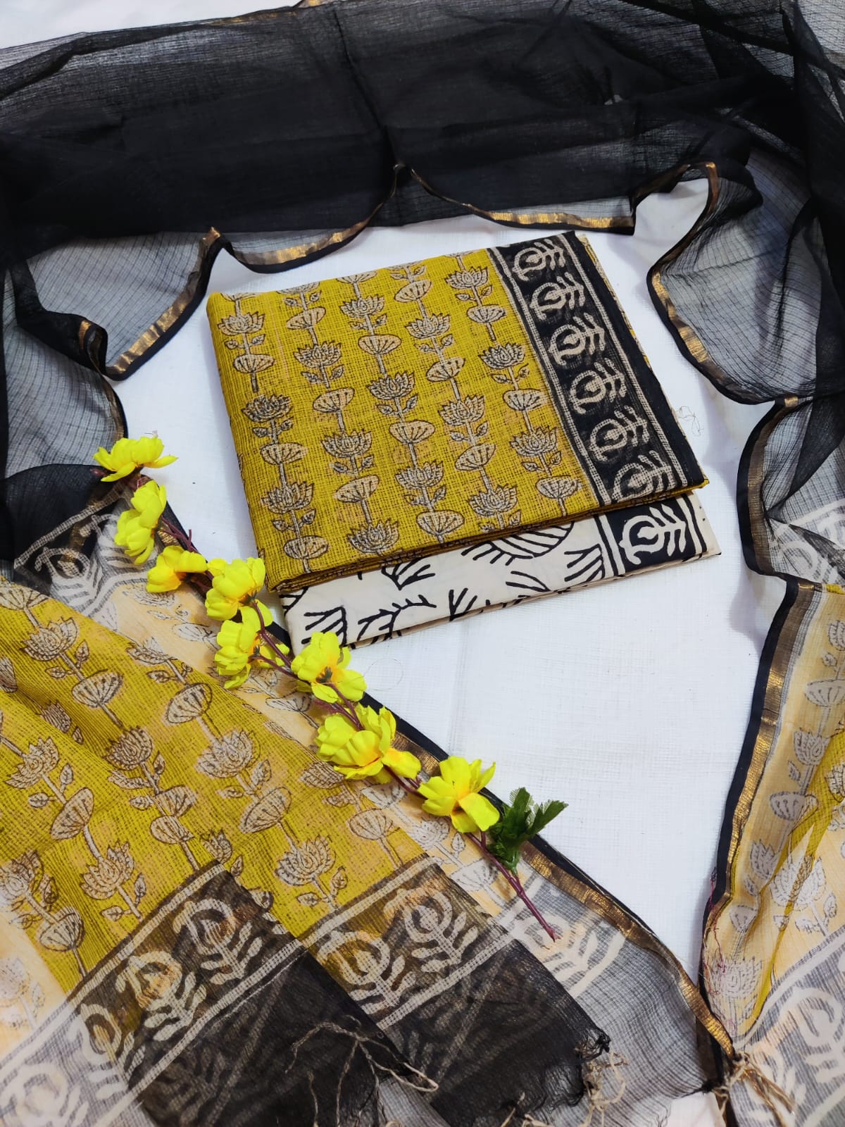 Now new exclusive traditional collection in summer wear