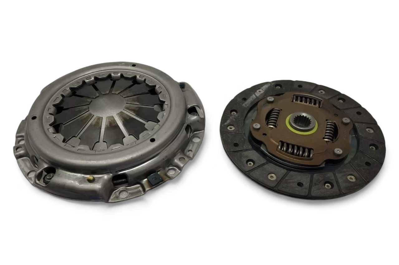 Maruti Suzuki Clutch Set (Disc+Pressure Plate) 22011M67K00