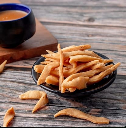 Atta Namakpara 400 G Atta Namakpara 400 G