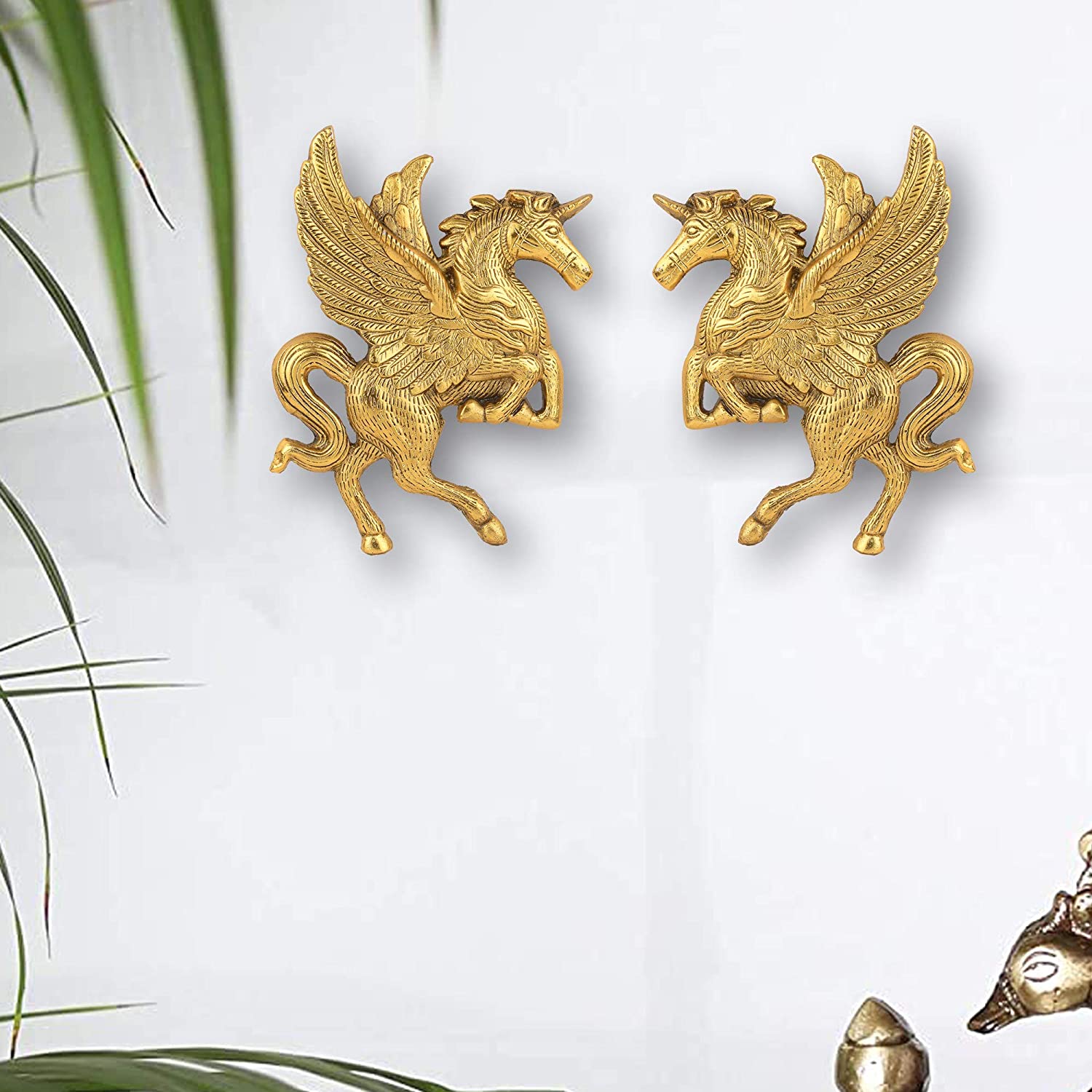 DreamKraft Metal Unicorn Flying Angel Horse Hanging (8.5x7.5 in, Gold)